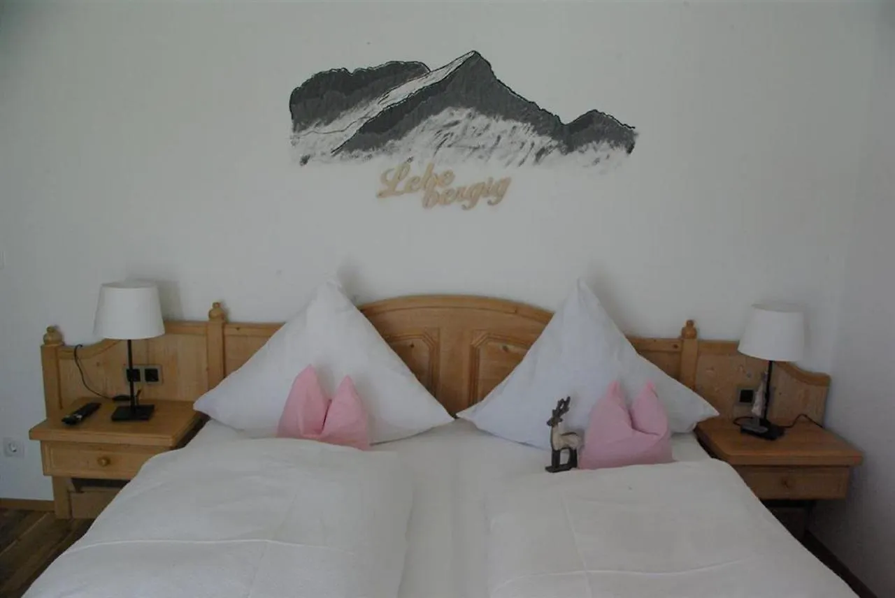 Guest house Gaestehaus Ulrich Neuner Hotel Wallgau